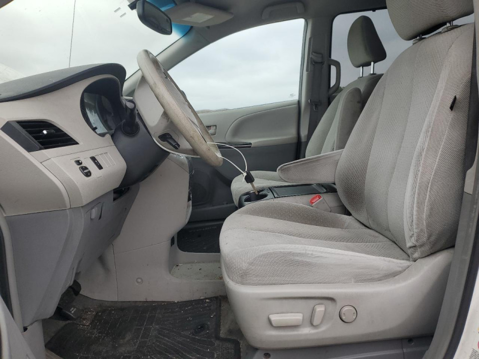 Toyota SIENNA LE 2014 — Copart
