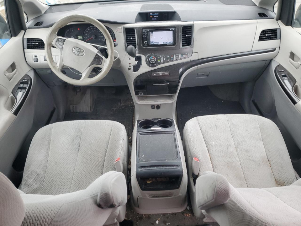Toyota SIENNA LE 2014 — Copart