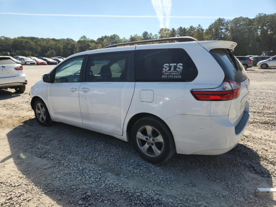 Toyota SIENNA LE 2015 — Copart