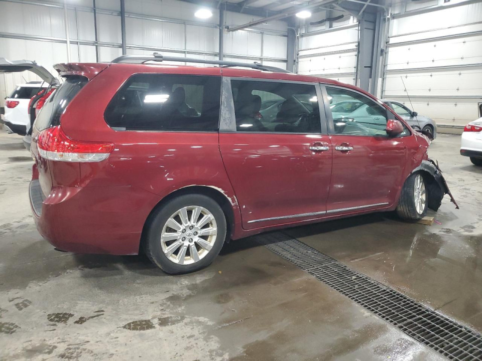 Toyota SIENNA LE 2011 — Copart