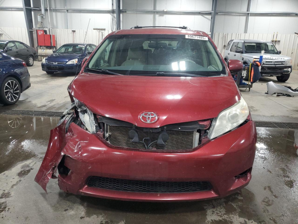 Toyota SIENNA LE 2011 — Copart