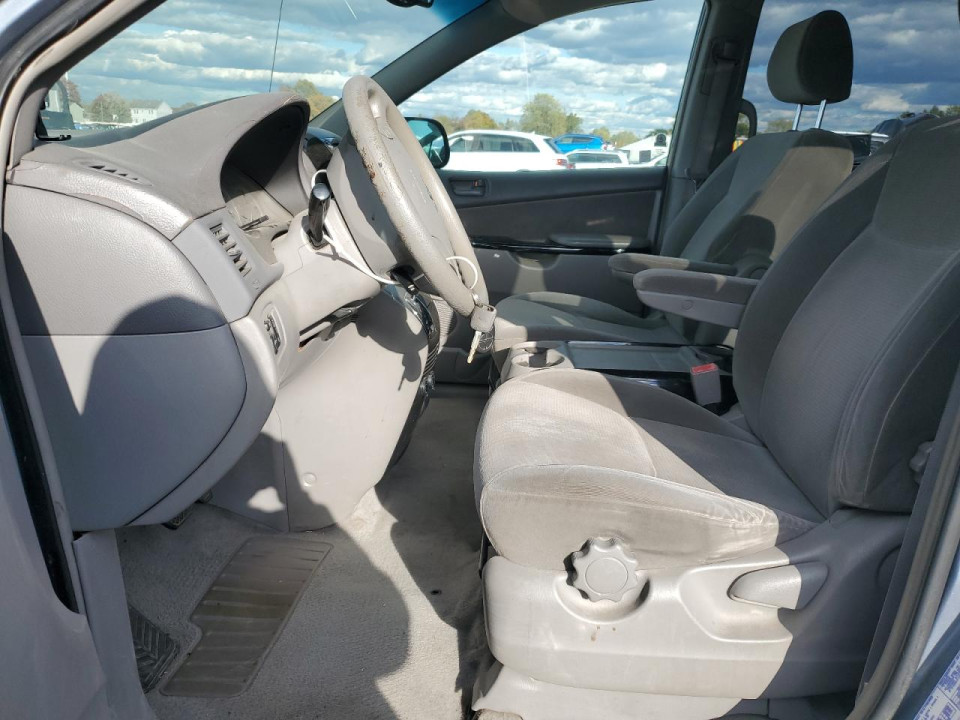 Toyota SIENNA CE 2004 — Copart