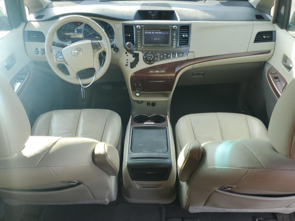 Toyota SIENNA XLE 8-PASSENGER 2011 — Copart
