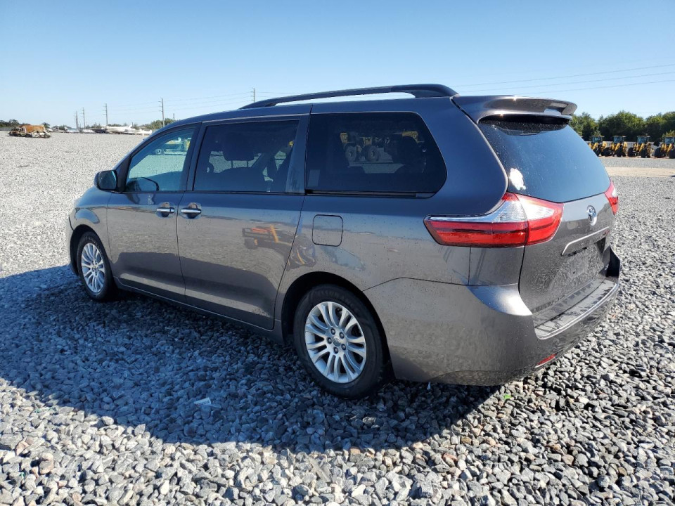 Toyota SIENNA XLE 2015 — Copart