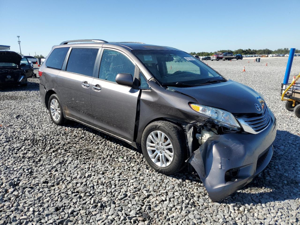 Toyota SIENNA XLE 2015 — Copart
