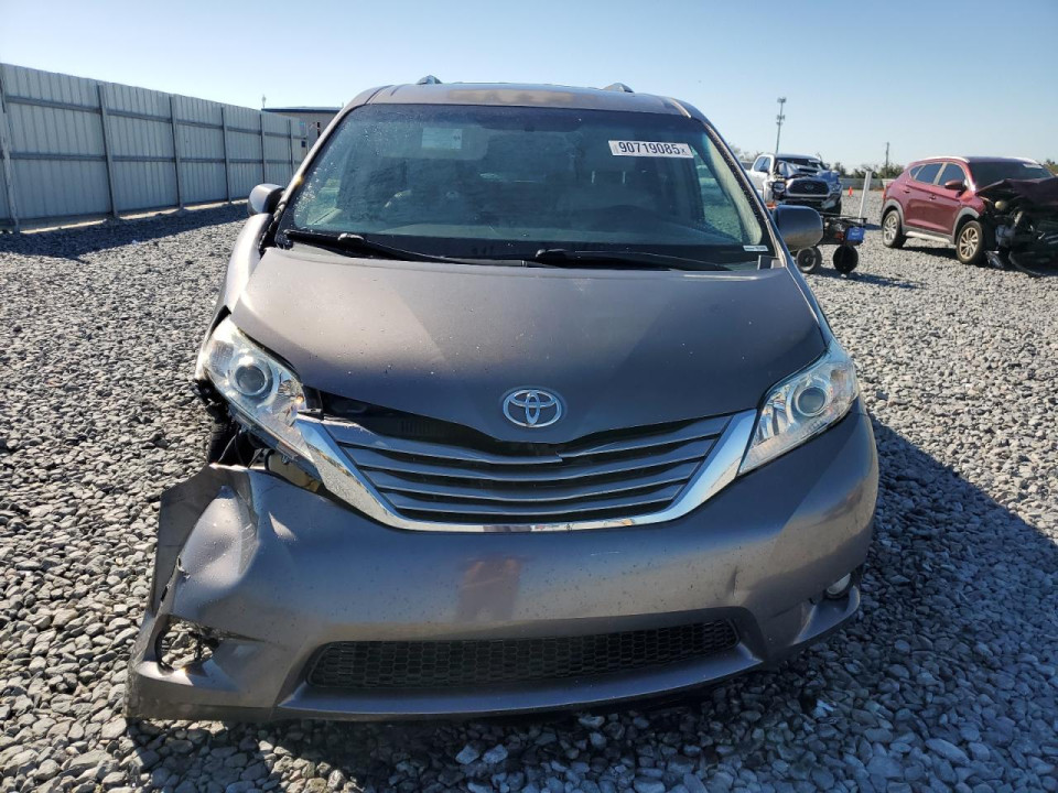 Toyota SIENNA XLE 2015 — Copart