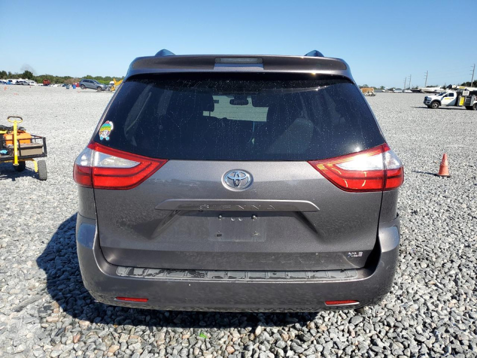 Toyota SIENNA XLE 2015 — Copart