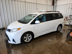 Toyota SIENNA LE 2018 — Copart