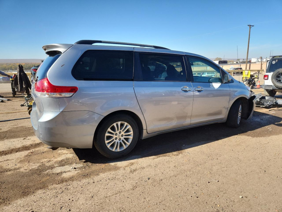 Toyota SIENNA XLE 2013 — Copart