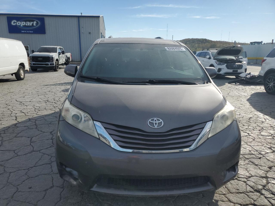 Toyota SIENNA LE 2015 — Copart