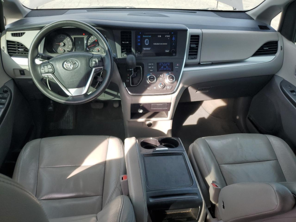 Toyota SIENNA LE 2015 — Copart