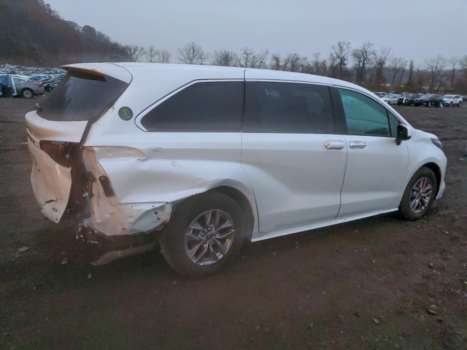 Toyota SIENNA XLE 2025 — Copart