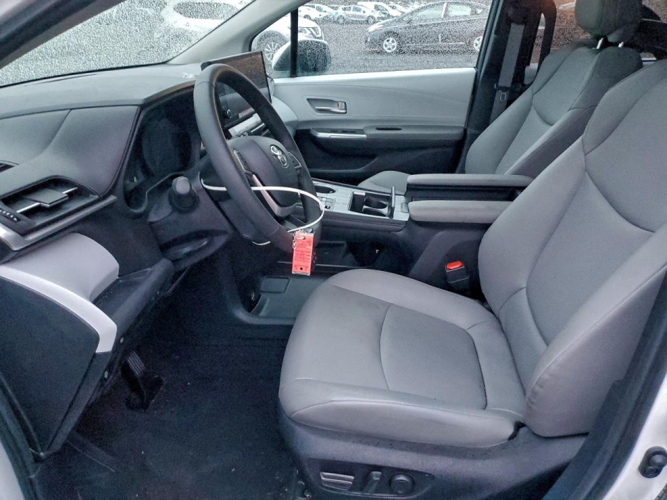 Toyota SIENNA XLE 2025 — Copart