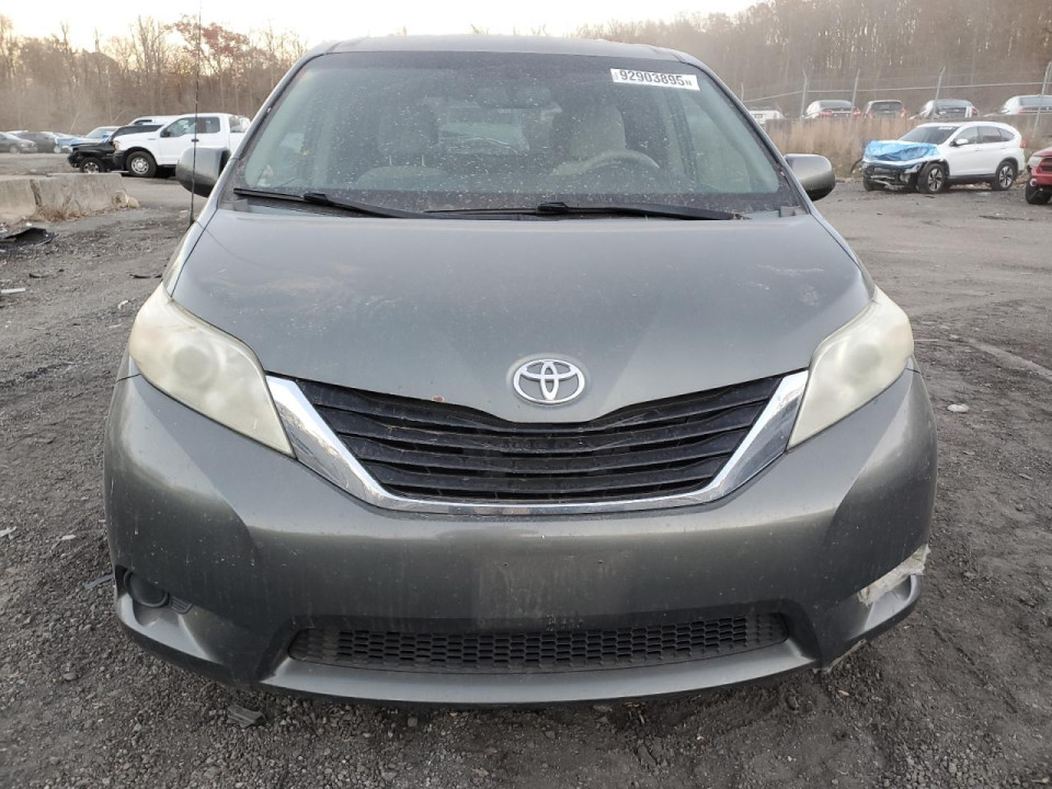 Toyota SIENNA 2013 — Copart