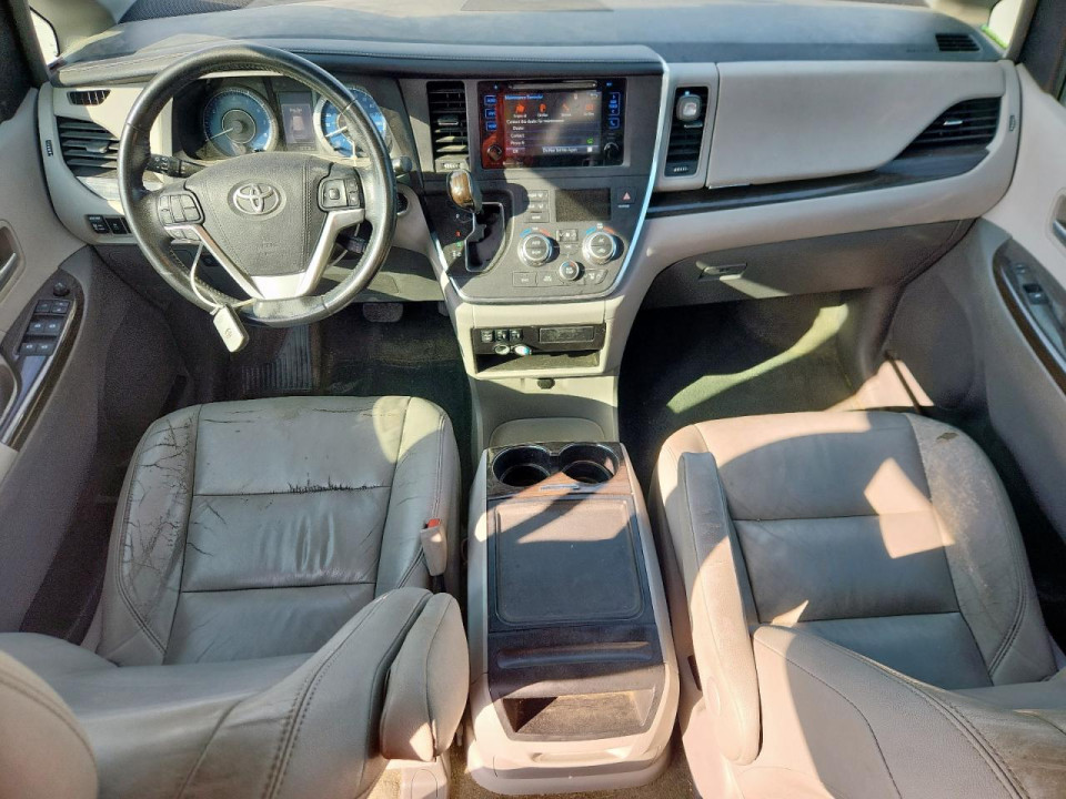 Toyota SIENNA XLE 2016 — Copart