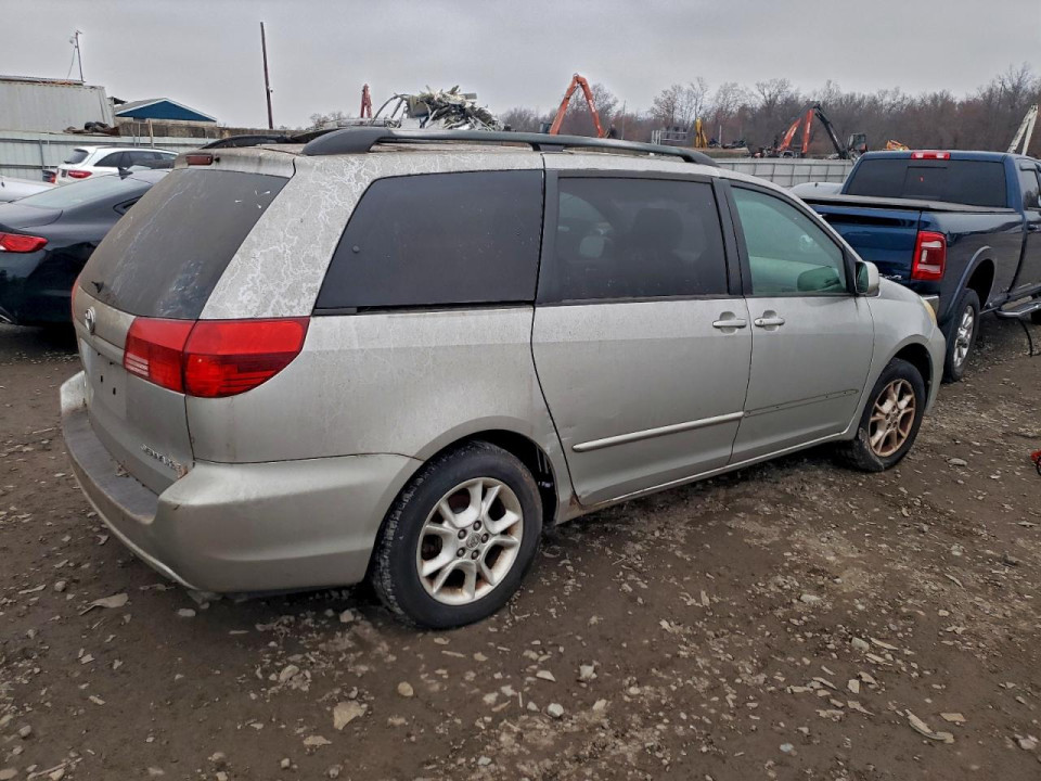 Toyota SIENNA XLE 2004 — Copart