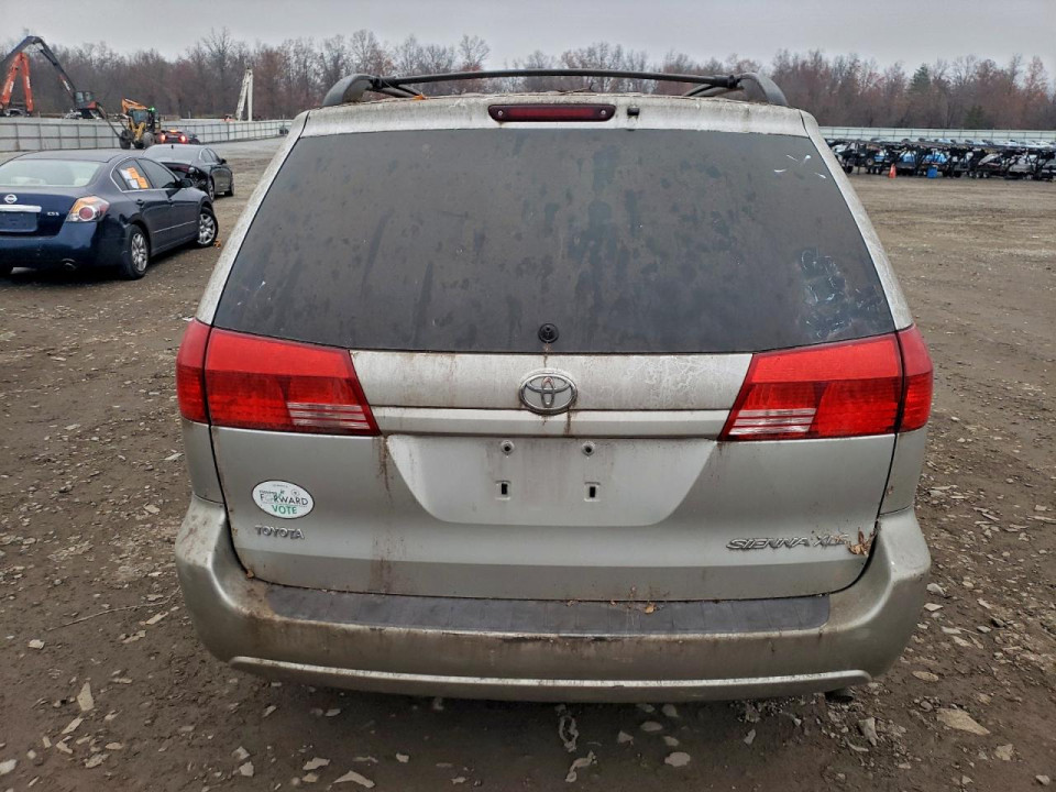 Toyota SIENNA XLE 2004 — Copart