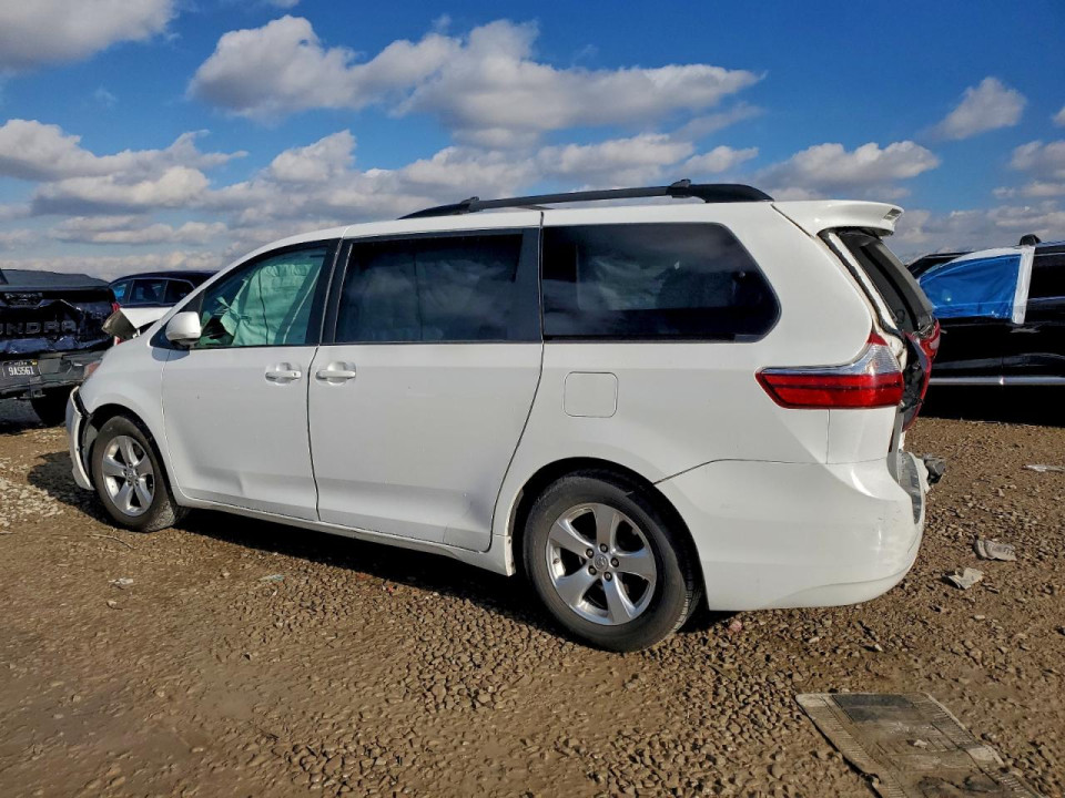 Toyota SIENNA LE 2015 — Copart