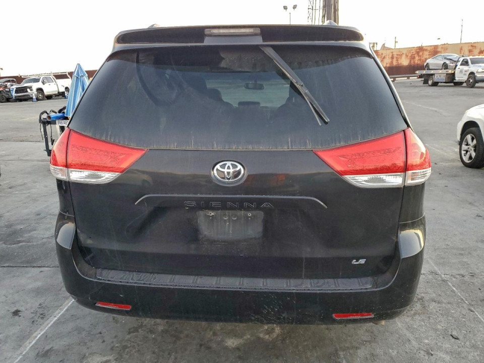 Toyota SIENNA LE 2012 — Copart