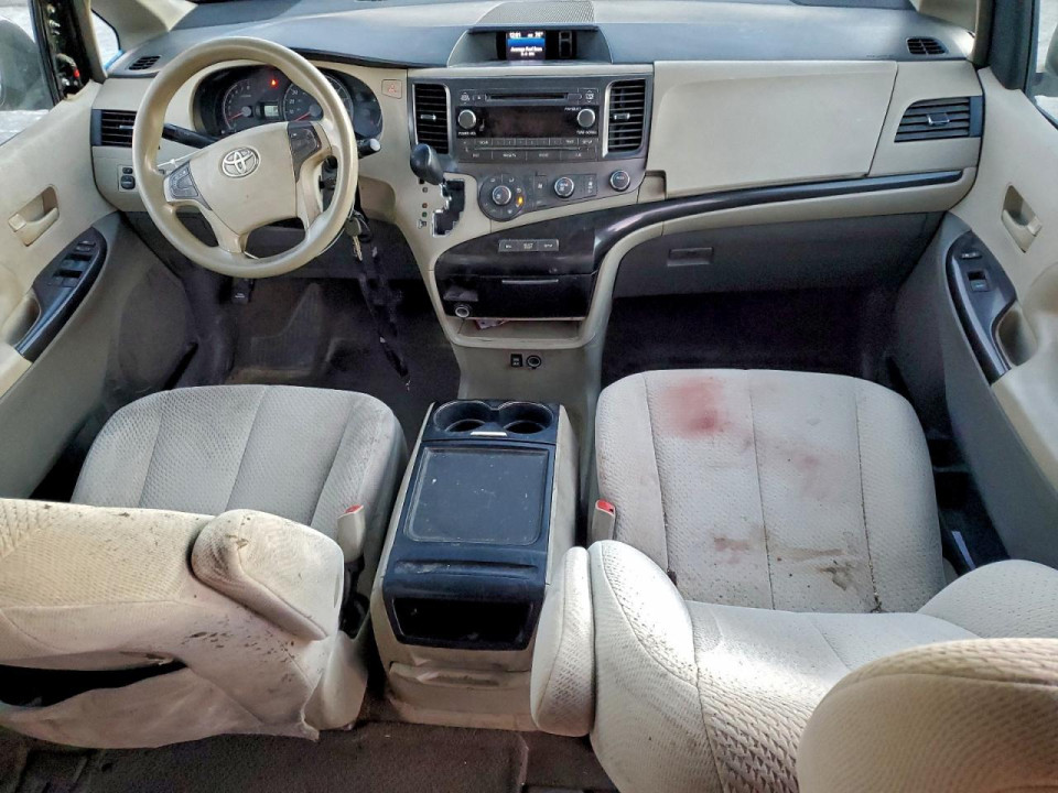 Toyota SIENNA LE 2012 — Copart