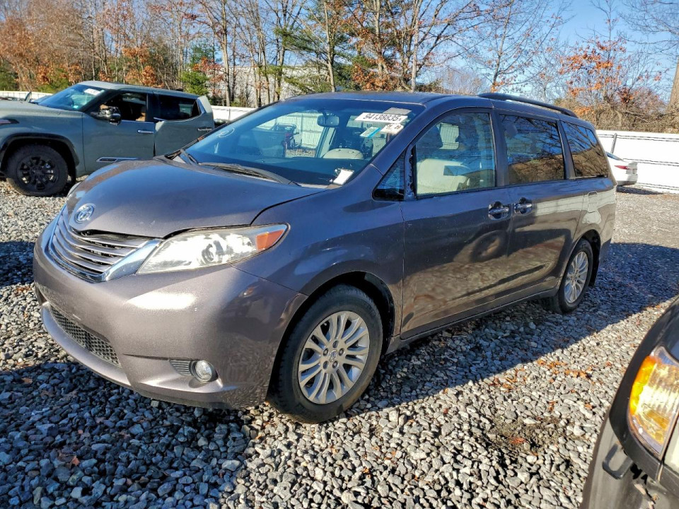 Toyota SIENNA XLE 2017 — Copart