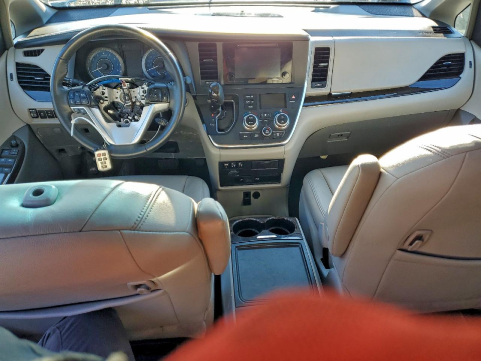 Toyota SIENNA XLE 2017 — Copart