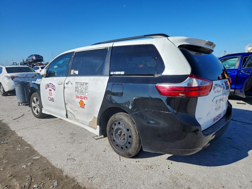 Toyota SIENNA LE 2018 — Copart