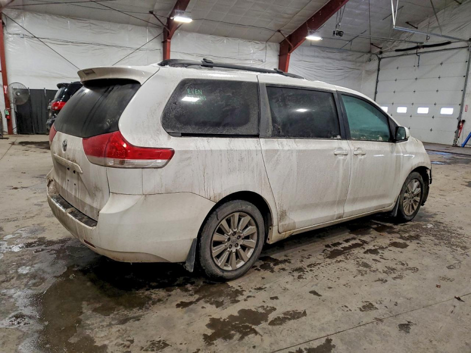 Toyota SIENNA LE 2014 — Copart