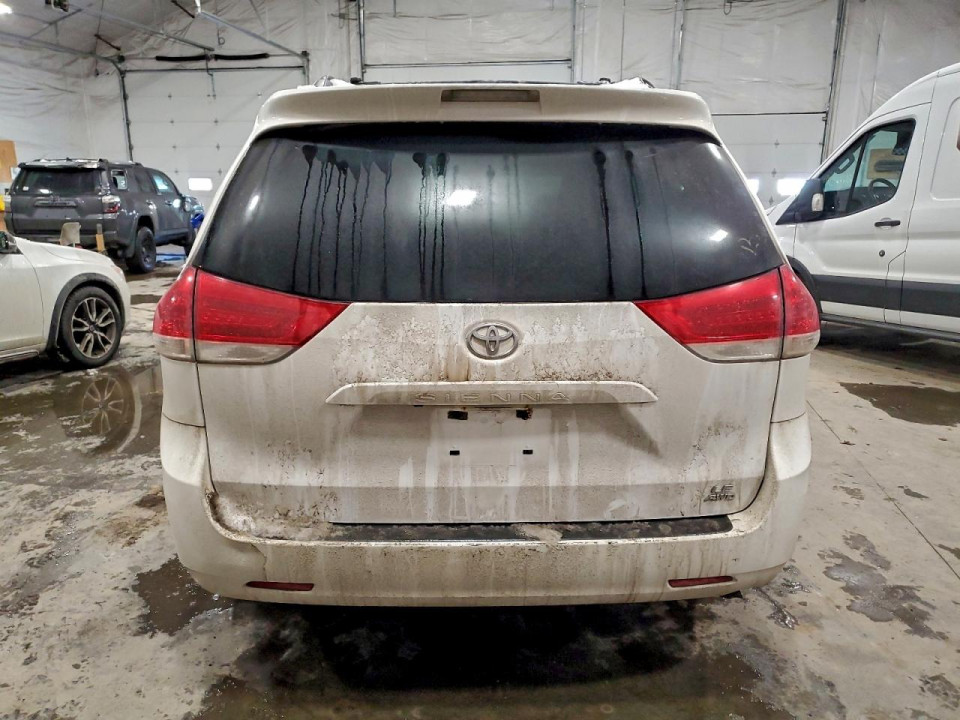 Toyota SIENNA LE 2014 — Copart