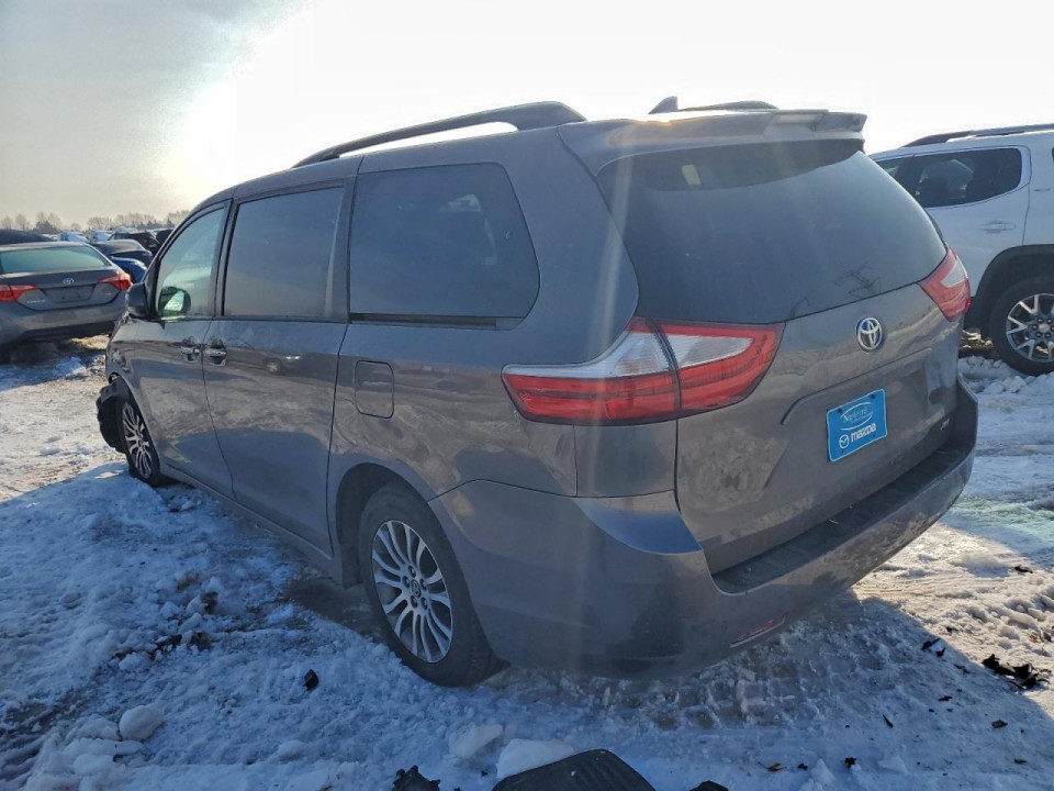 Toyota SIENNA XLE 2019 — Copart