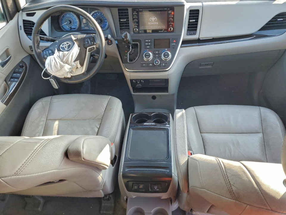 Toyota SIENNA XLE 2019 — Copart