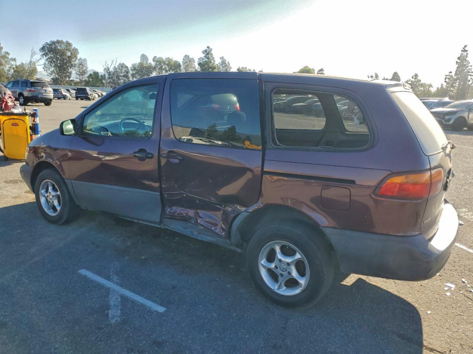 Toyota SIENNA LE 1998 — Copart