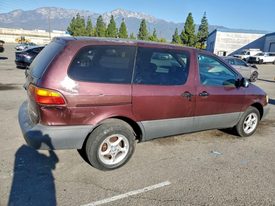 Toyota SIENNA LE 1998 — Copart