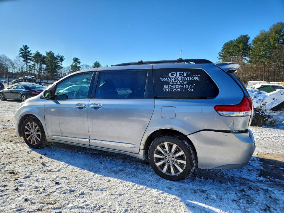 Toyota SIENNA XLE 7-PASSENGER 2013 — Copart
