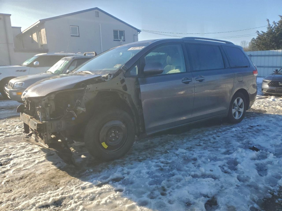 Toyota SIENNA 2013 — Copart