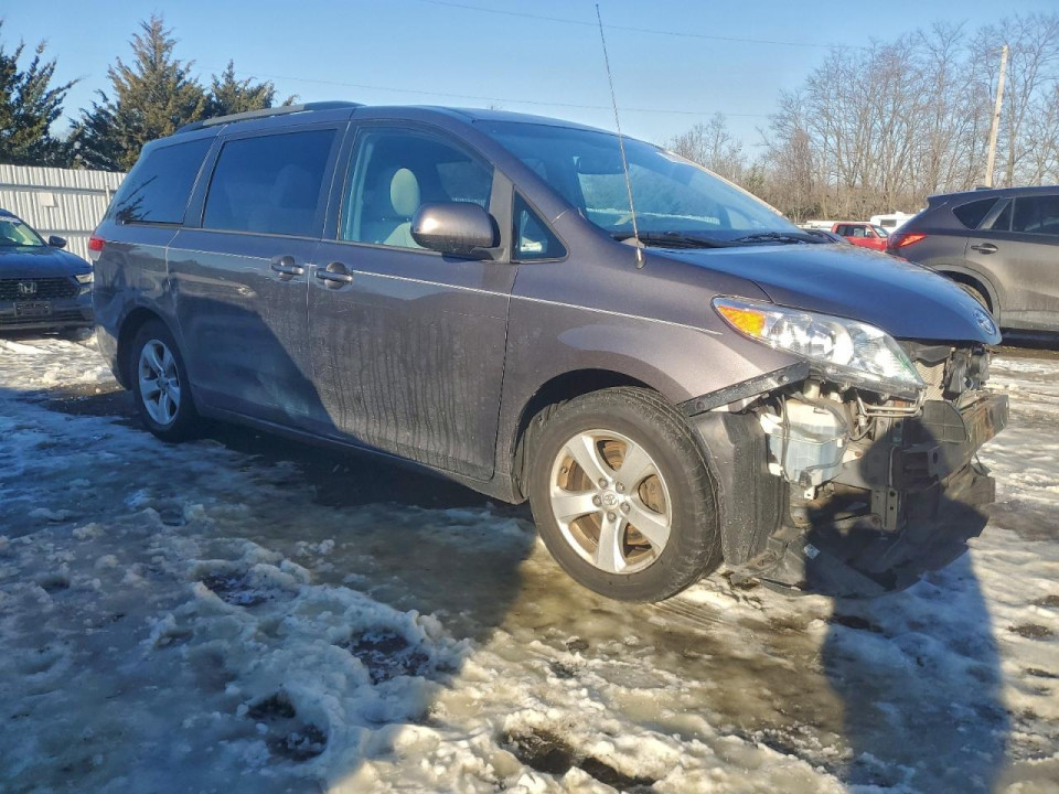 Toyota SIENNA 2013 — Copart