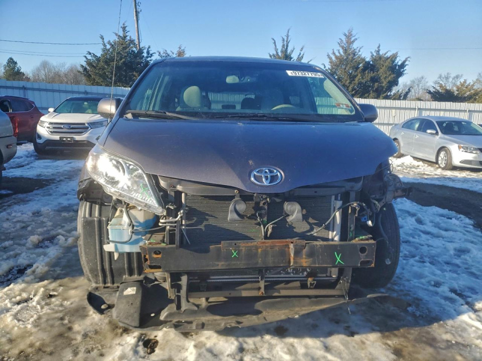 Toyota SIENNA 2013 — Copart