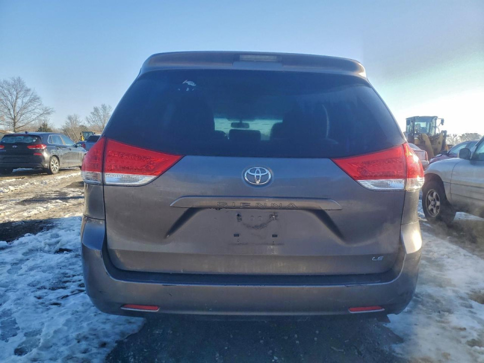 Toyota SIENNA 2013 — Copart