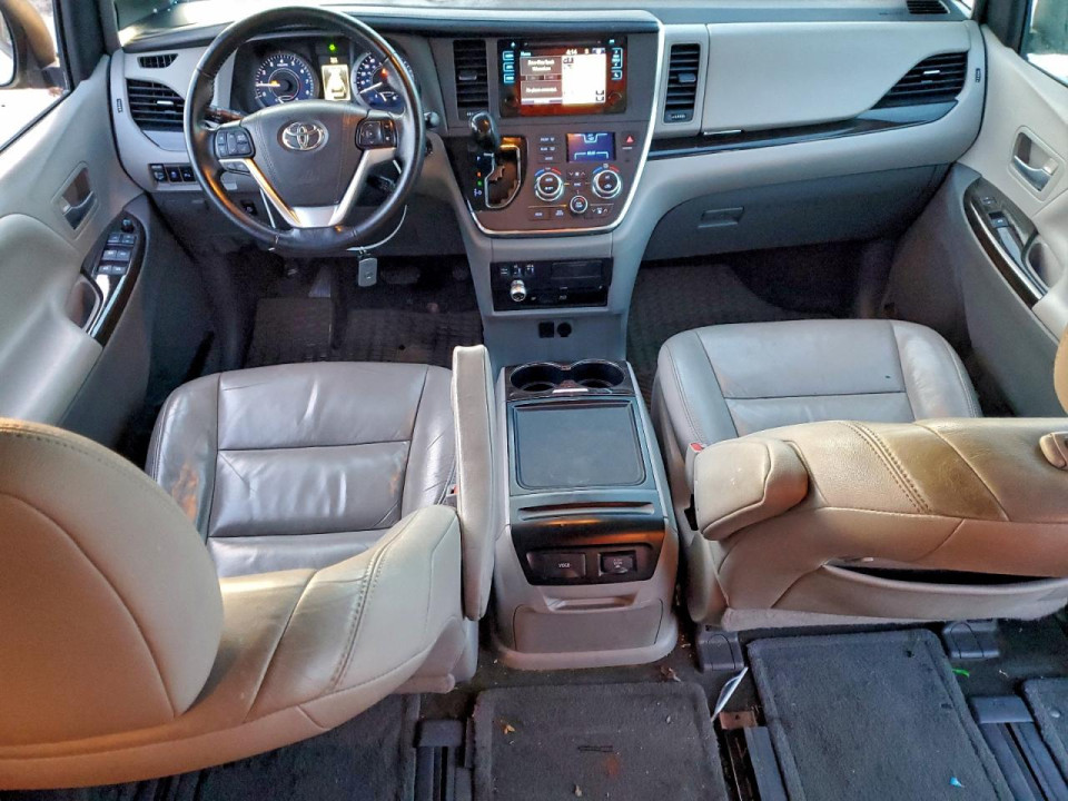 Toyota SIENNA XLE 2015 — Copart
