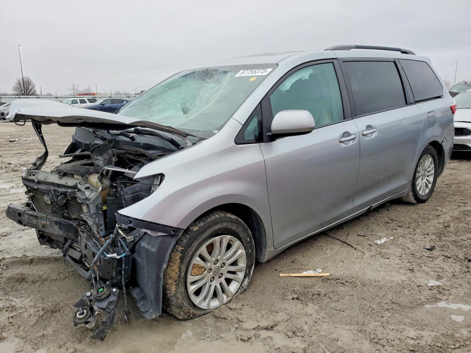 Toyota SIENNA XLE 2015 — Copart