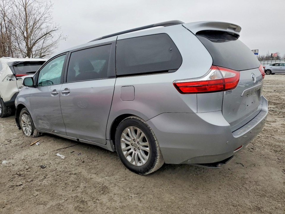 Toyota SIENNA XLE 2015 — Copart