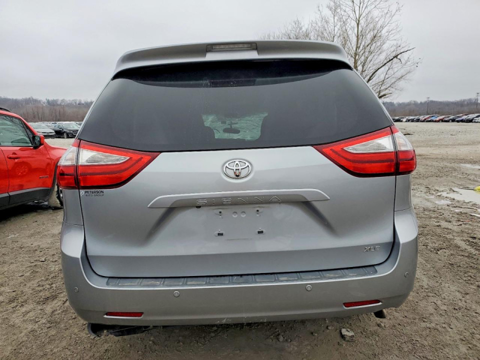 Toyota SIENNA XLE 2015 — Copart