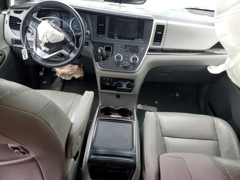 Toyota SIENNA XLE 2015 — Copart
