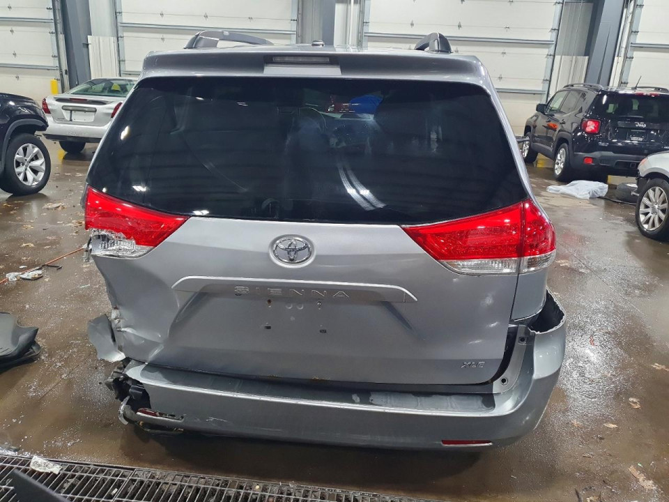 Toyota SIENNA XLE 8-PASSENGER 2012 — Copart