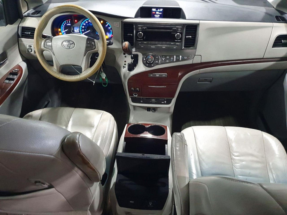 Toyota SIENNA XLE 8-PASSENGER 2012 — Copart
