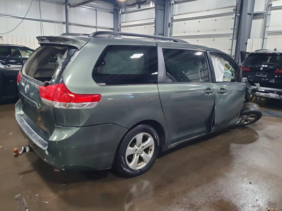 Toyota SIENNA LE 2014 — Copart