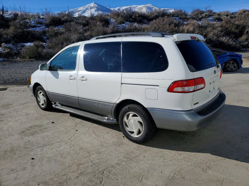 Toyota SIENNA LE 2001 — Copart