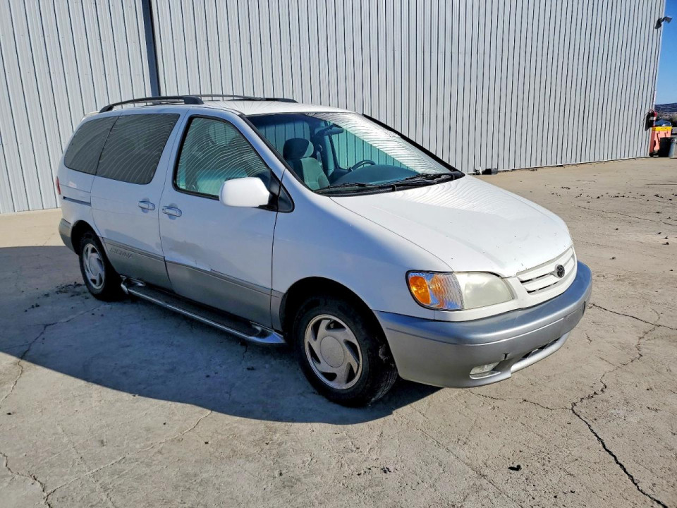 Toyota SIENNA LE 2001 — Copart