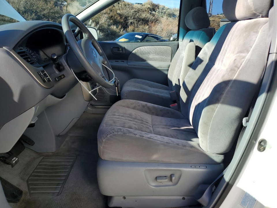 Toyota SIENNA LE 2001 — Copart