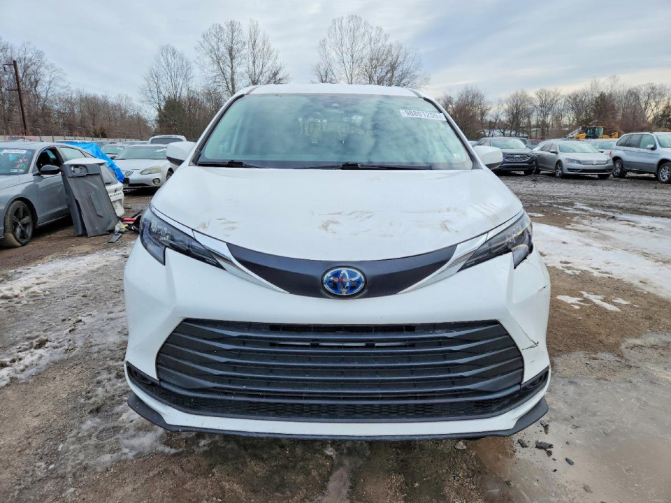 Toyota SIENNA LE 2024 — Copart